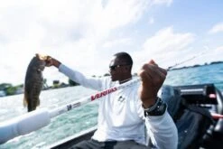 Abu Garcia Veritas Winch Baitcasting Rod -Famous Fishing Store ABU CASTING ROD VERITAS PLX WINCH LIFESTYLE 2020 002